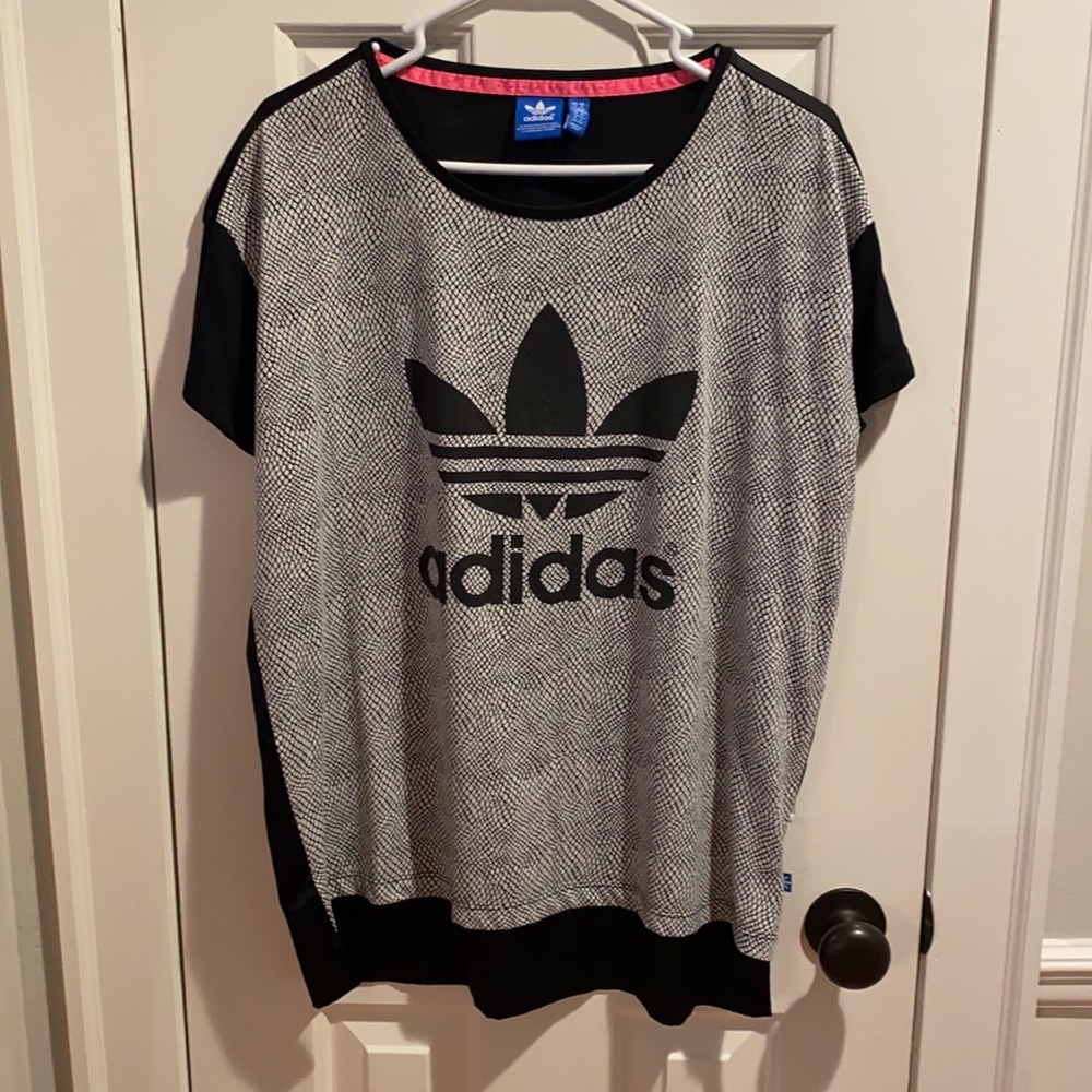 Adidas Shirt size M